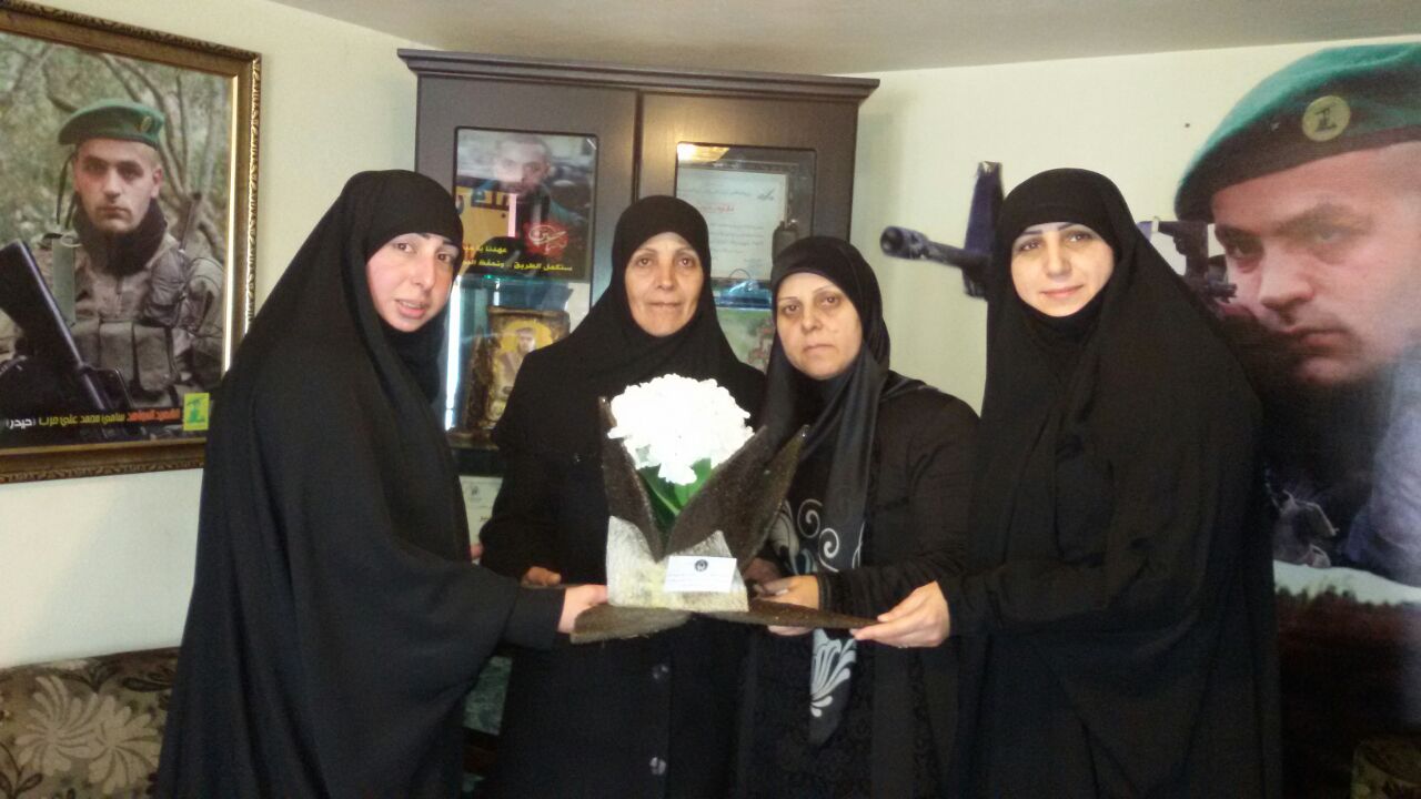 زيارة أمهات الشهداء